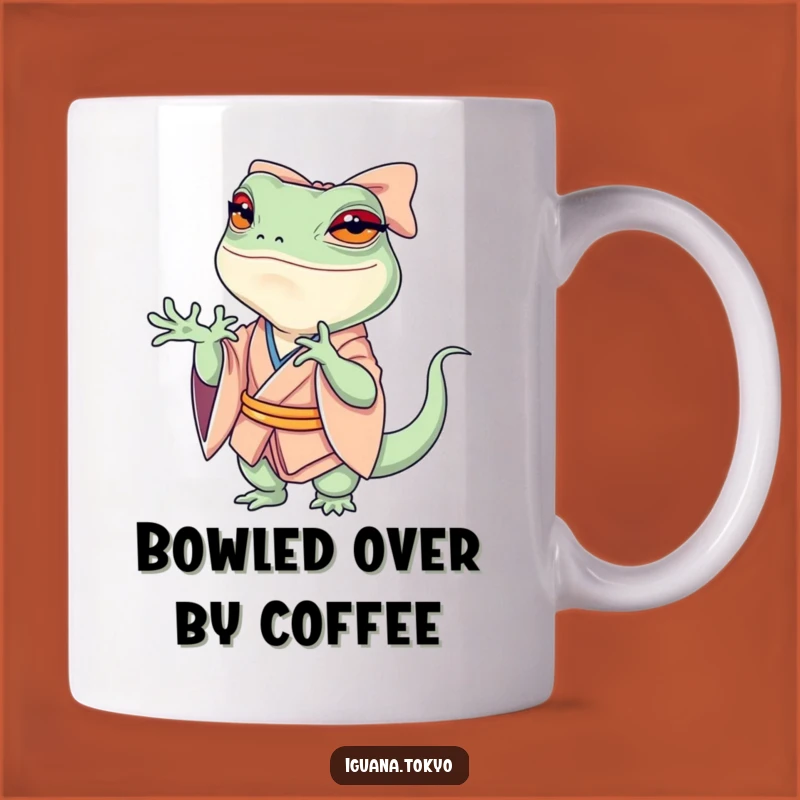 Funny Petite Iguana Bow Mug: Dramatic Flair for a Hilarious Gift